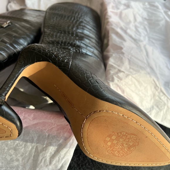 25% Off - Tall Vince Camuto Black Boots Like New, sz 8.5 - Picture 5 of 12